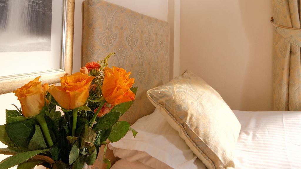 The Glenfarg Hotel Room photo